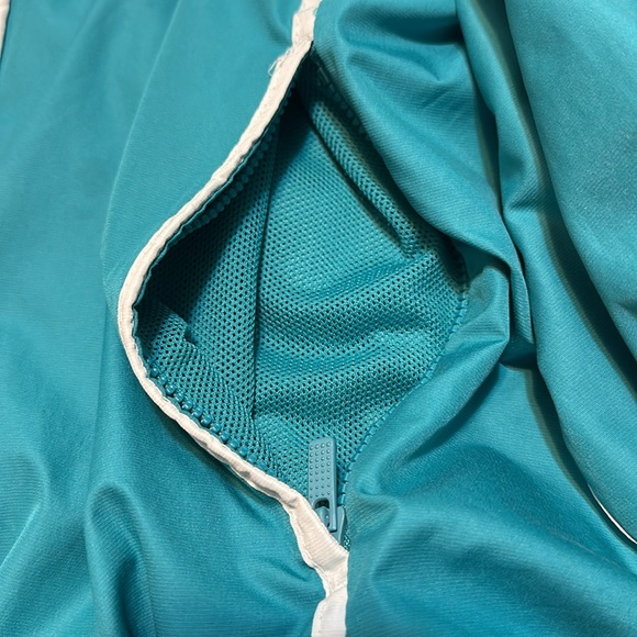 Nike Windrunner - Picture 2 of 5